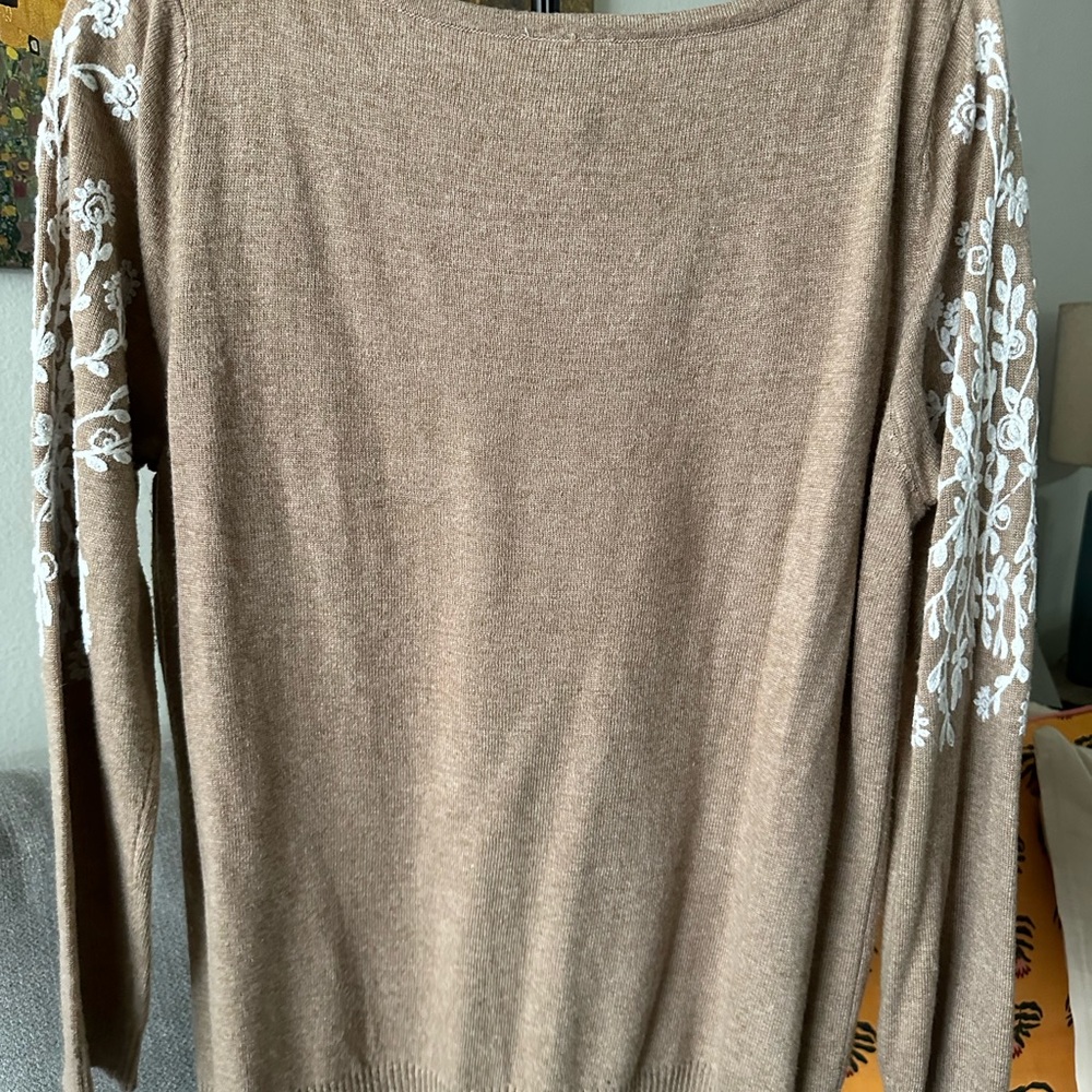 Sweater - Picture 6 of 7